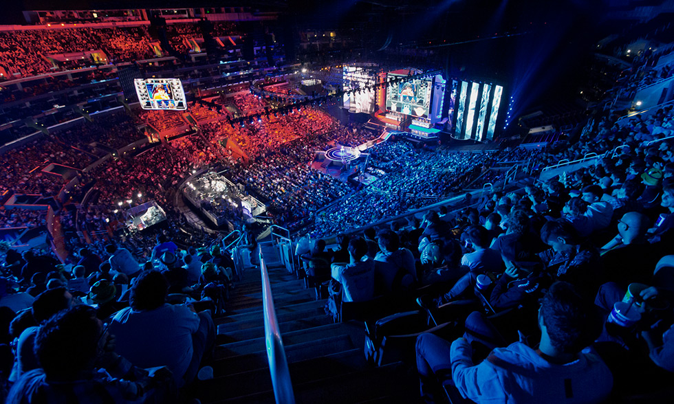 里程碑：Crisp达成LPL700出场成就