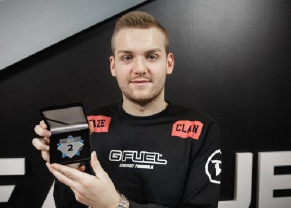 Uzi 变成了独特技能的大师，并在韩国服务器上以61%的1000分炮胜率直接排名